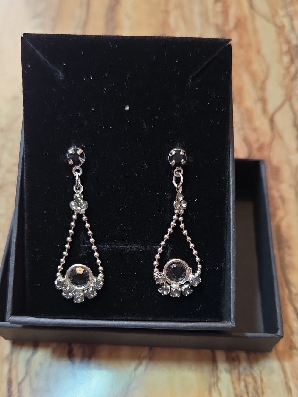 Assorted Women's Earring Set - Picture 8 of 8